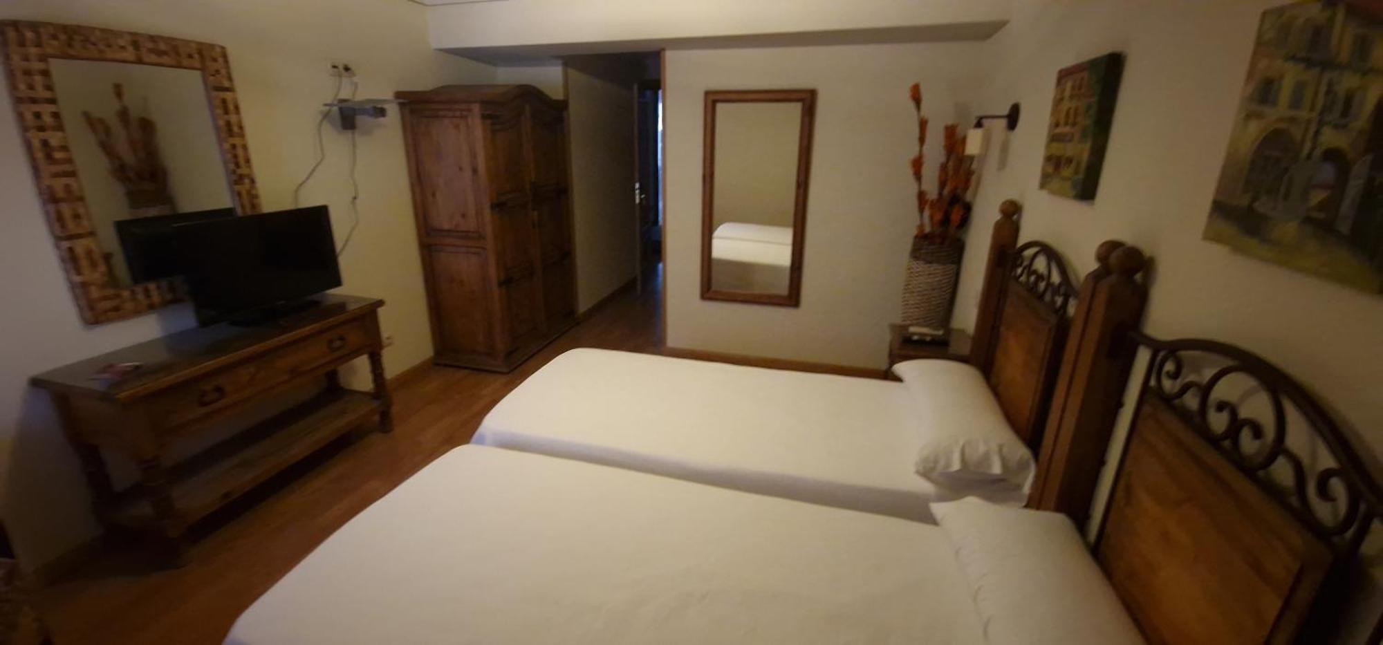Hotel Hostal El Rastro Ávila Habitación foto